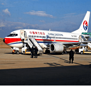 新郑机场货运航空快运业稳步发展的原因是什么？